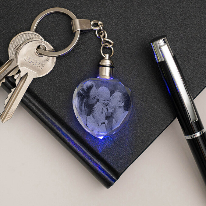 3D engraved crystal heart keyring with light
