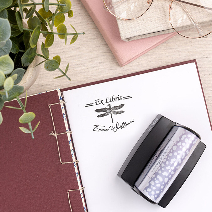 Automatische stempel voor papier maken