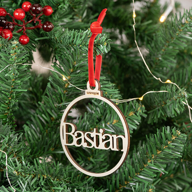 Adorno navideño de madera con nombre personalizado