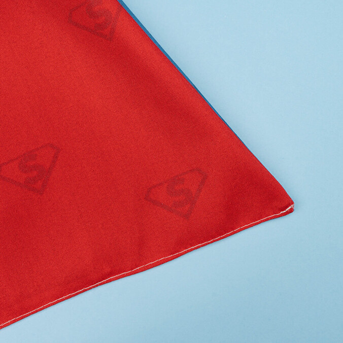 Personalizowana peleryna superbohatera