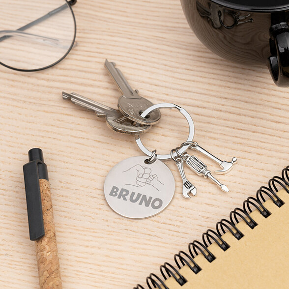 Engraved keyring with tools