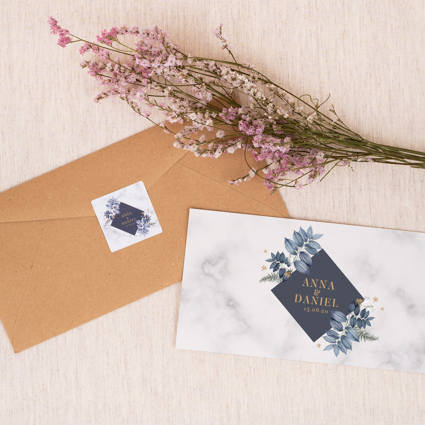 Etiquetas adhesivas personalizadas en rollo