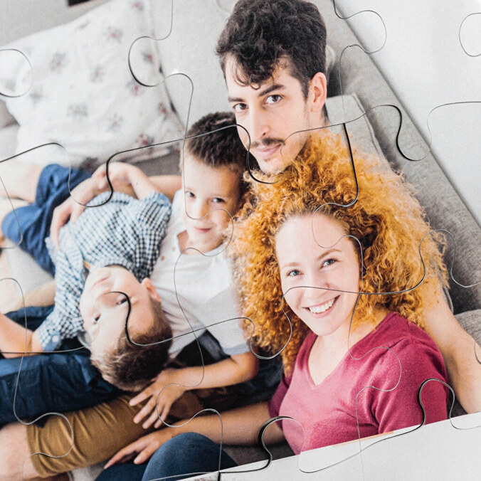 Personalised magnetic jigsaw puzzles