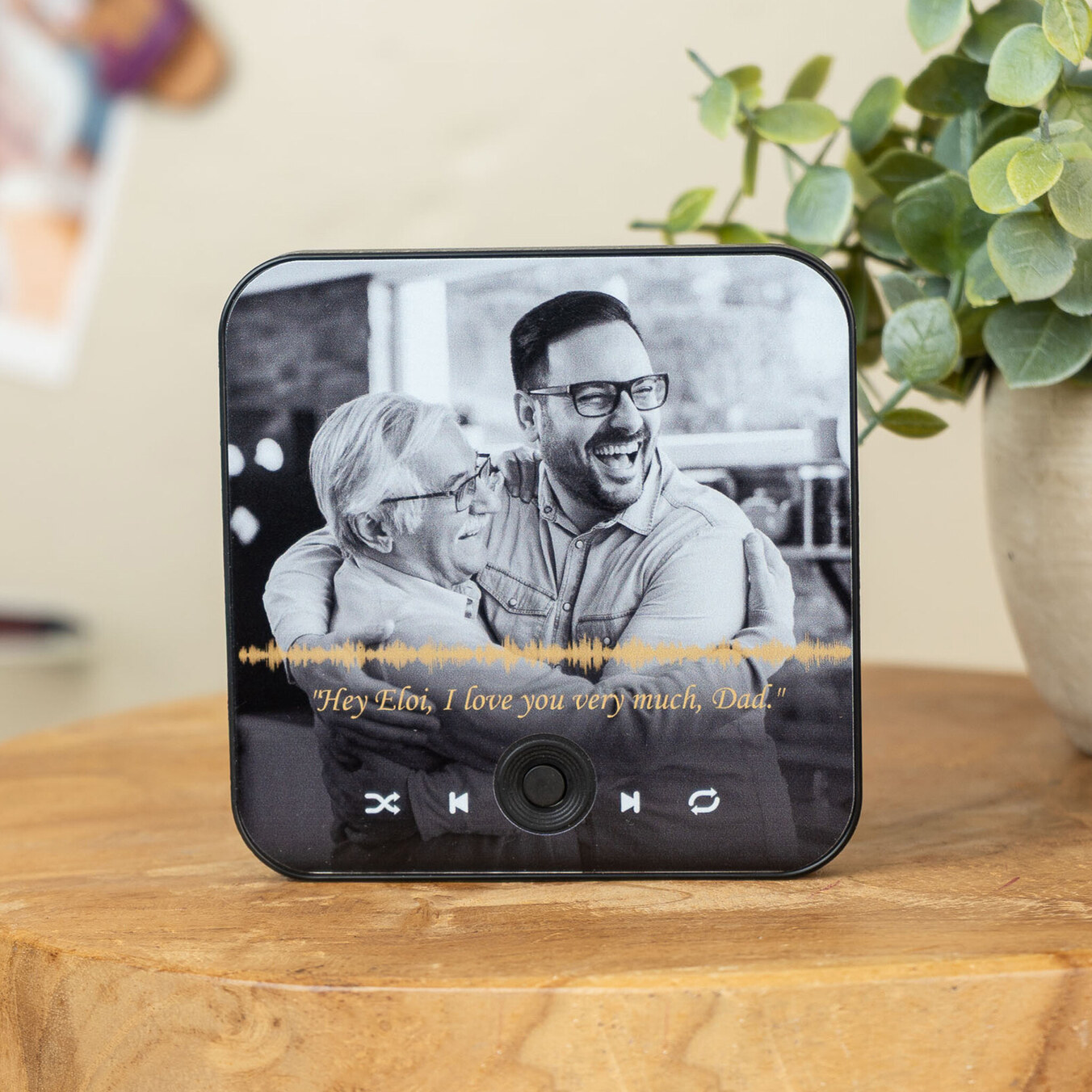 Personalised musical magnet with photo
