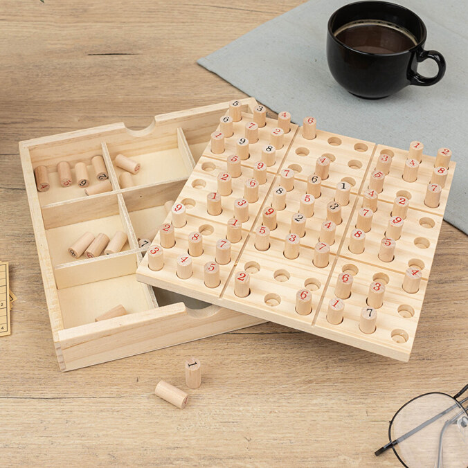 Personalisiertes Sudoku-Spiel aus Holz