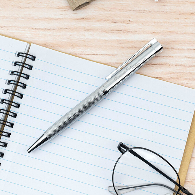 Penna con incisione "Seth"