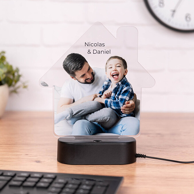 Lámpara 3D personalizada de madera con forma de casa