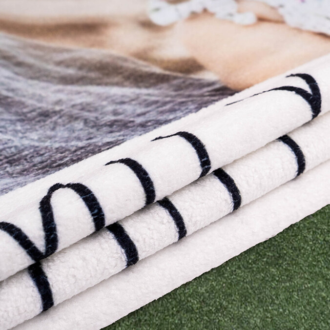 Personalised round towels