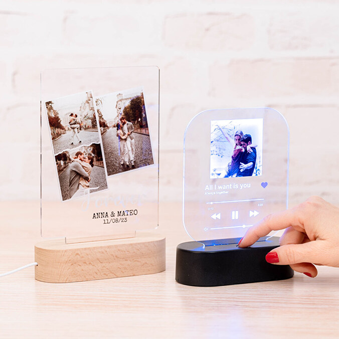 Gepersonaliseerde rechthoekige 3D lamp met houten voet