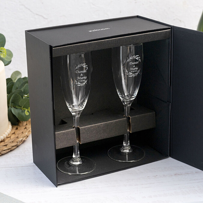 Set van 2 gepersonaliseerde champagneglazen met etui