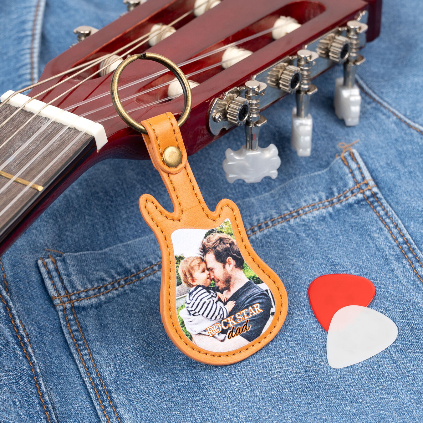 Llavero personalizado porta púas de guitarra
