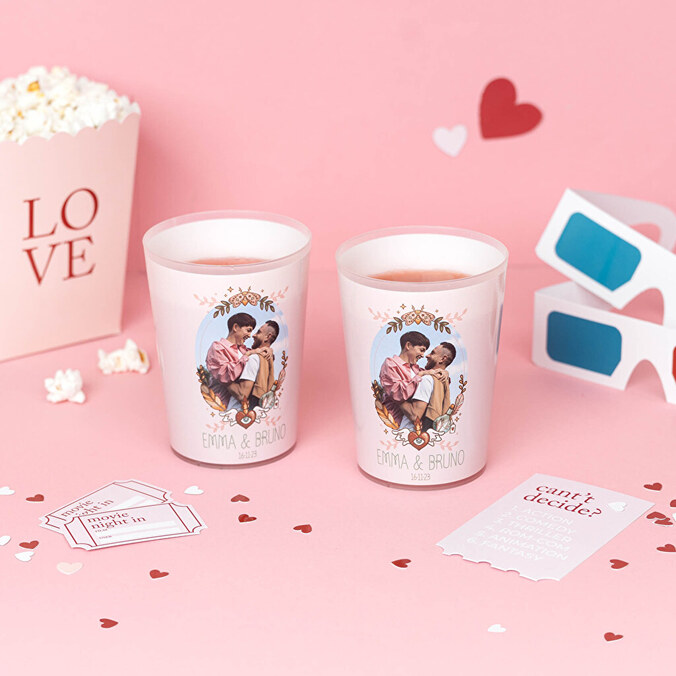 Personifierad återanvändbar plasttumbler