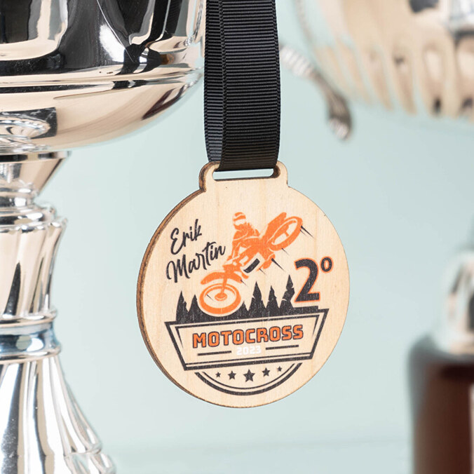 Medaglia di legno personalizzata