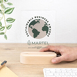 Trophée en méthacrylate avec base en bois