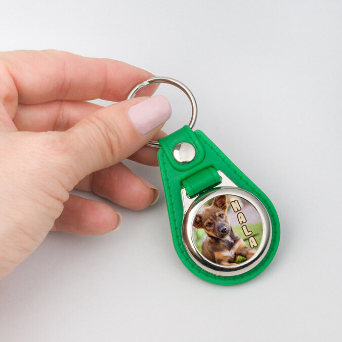 Personalised metal round keyring with leatherette