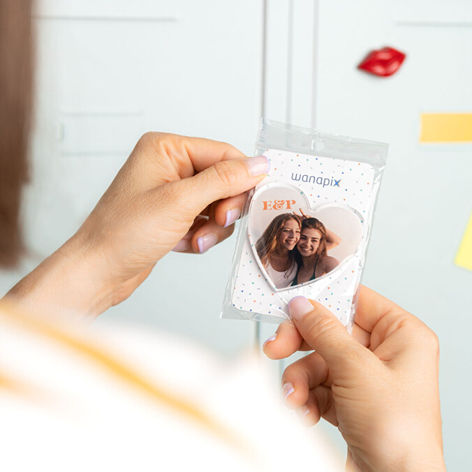 Imán de metacrilato personalizado con forma de corazón