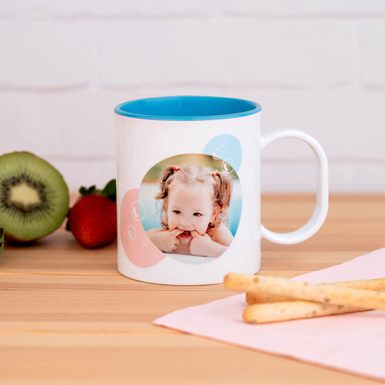 Taza con dibujo hecho por niños para el Día de la Madre Taza con dibujo hecho por niños para el Día de la Madre