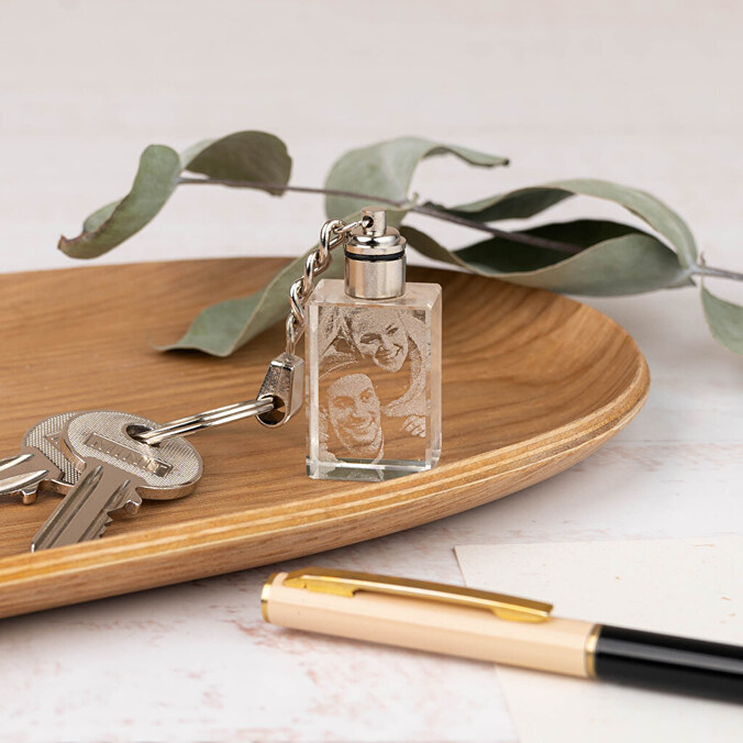 3D crystal keyring engraved with light