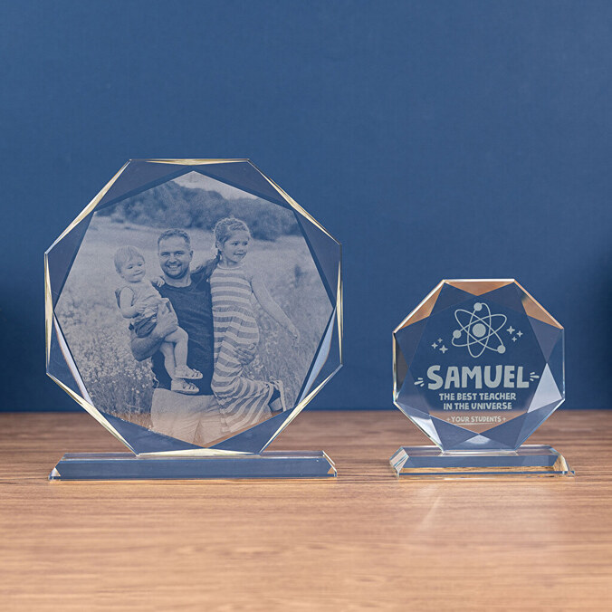 Trophäenplatte aus Glas Achteckig Klein