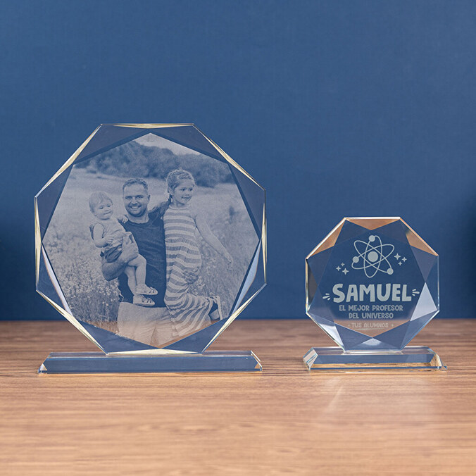 Trofeo octogonal pequeño de cristal