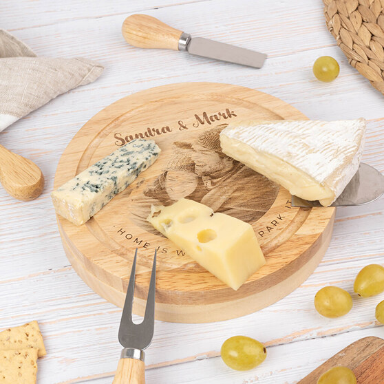 Messer und Hilfsmittel zum Schneiden von Käse