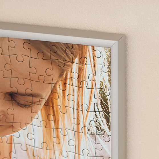 Detalhe do marco dos puzzles emoldurados  personalizados