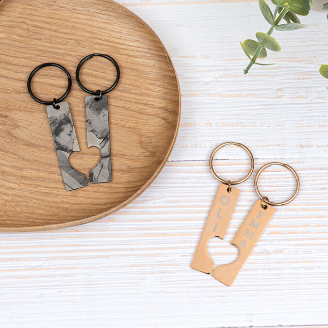 Set of 2 engraved heart keyrings