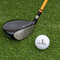 Kaiverrettu 3-golfpallon pakkaus