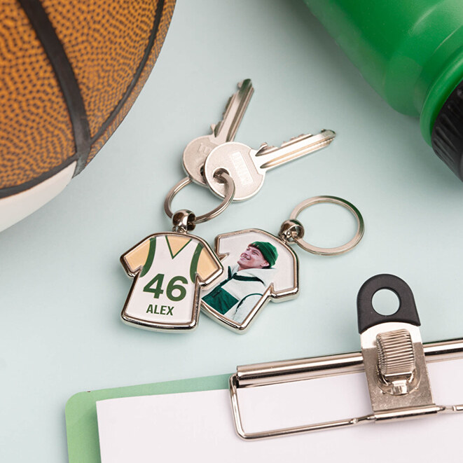 Personalised metal T-shirt shaped keyring Personalised metal T-shirt shaped keyring