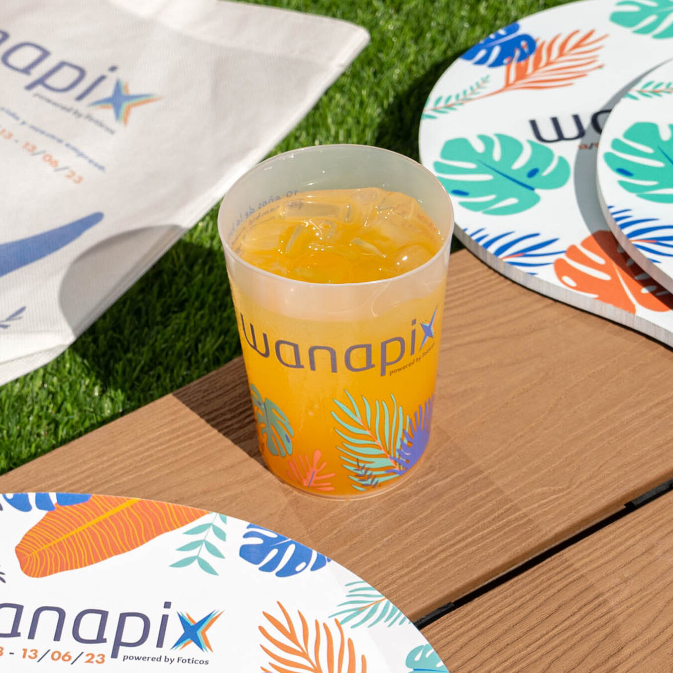 Personalizowany plastikowy kubek wielokrotnego użytku