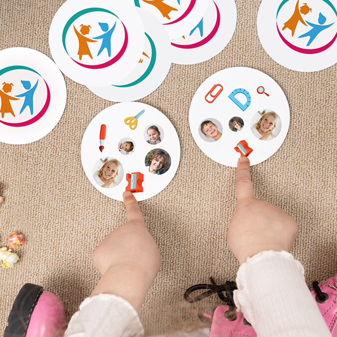 Personalisiertes Kartenspiel "Match Bubbles" mit eigenen Fotos