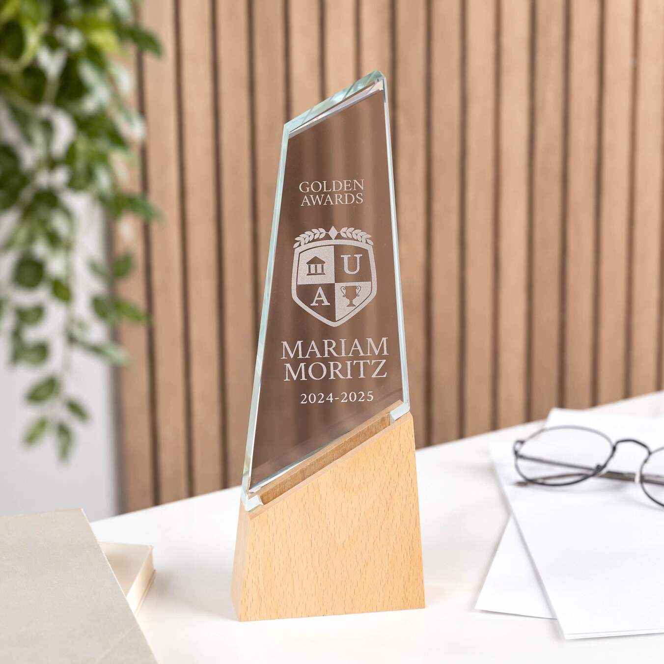 Gravírovaná skleněná trofej podlouhlá Premium