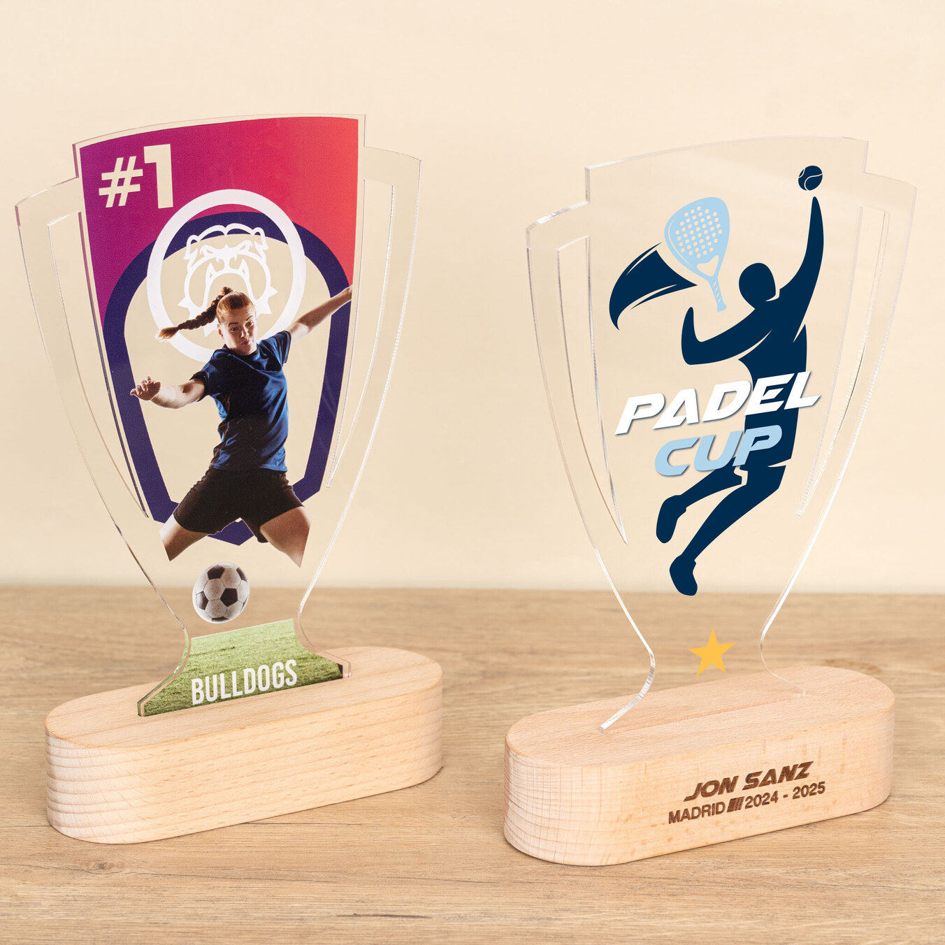 Trofeo de metacrilato copa deportiva personalizado con base madera