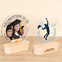 Trofeo de metacrilato redondo personalizado con base madera
