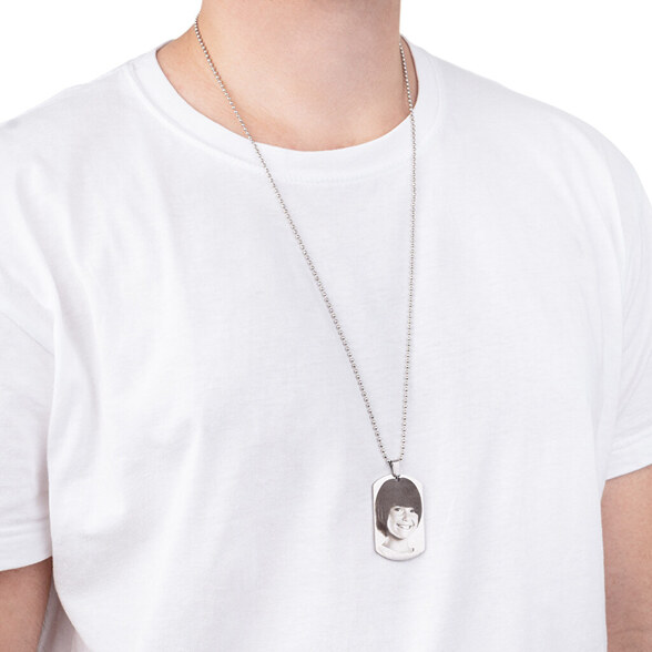 Collier allongé gravé