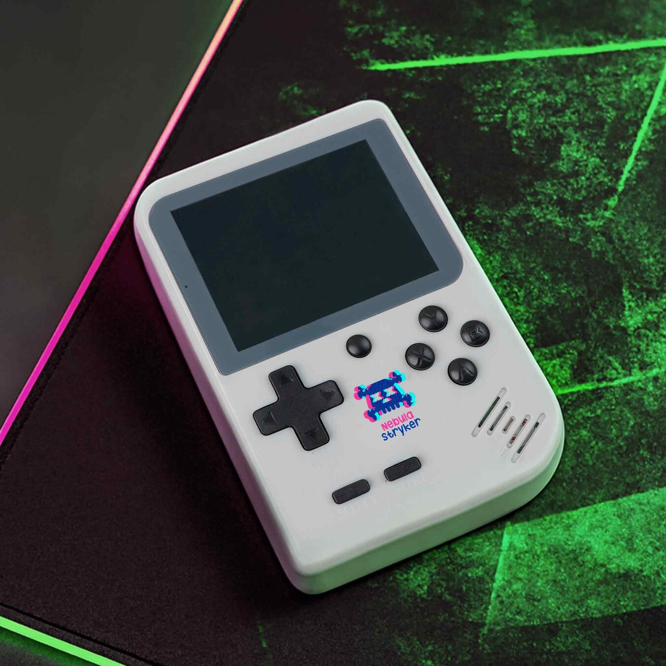 Gepersonaliseerde retro draagbare console met 256 spellen