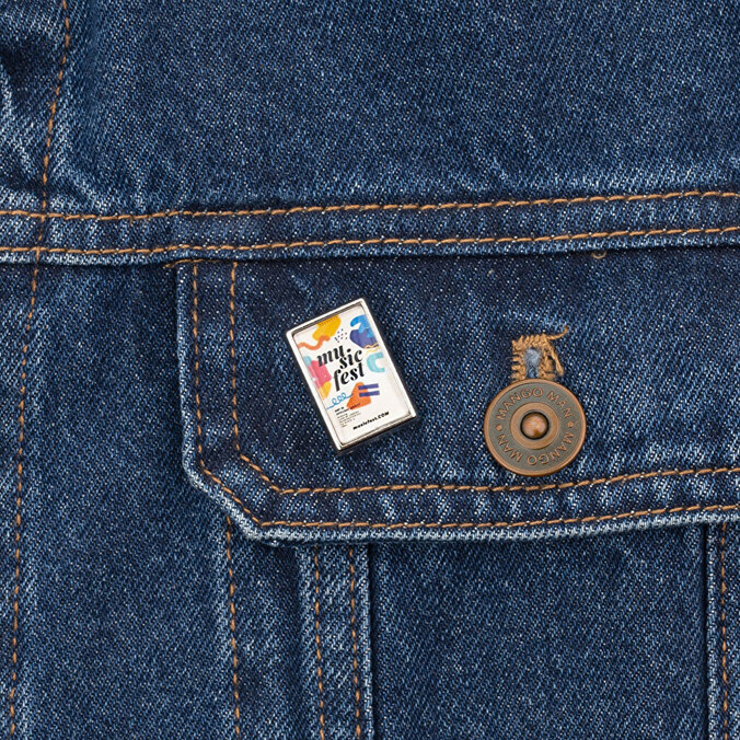 Pin metallo rettangolare personalizzato