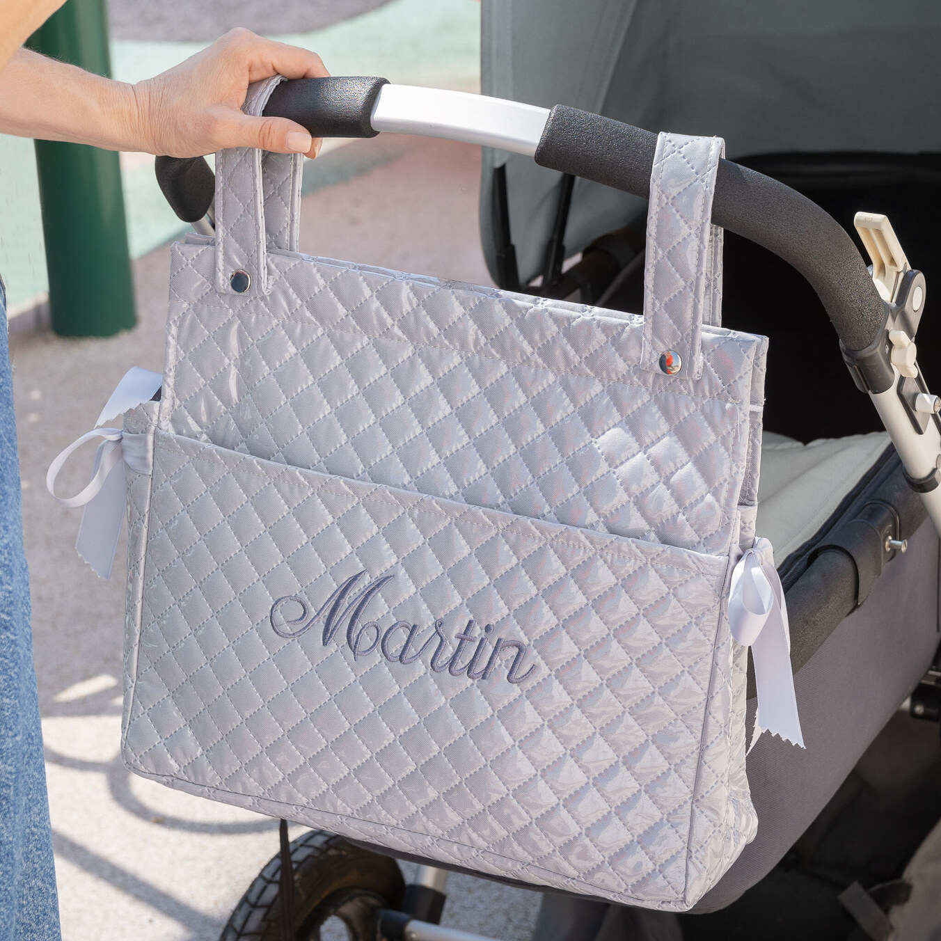 Personalisierte Kinderwagen-Tasche mit gesticktem Namen