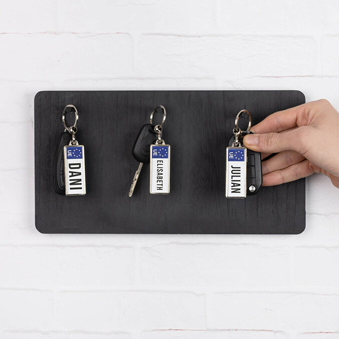 Personalised elongated metal keyring