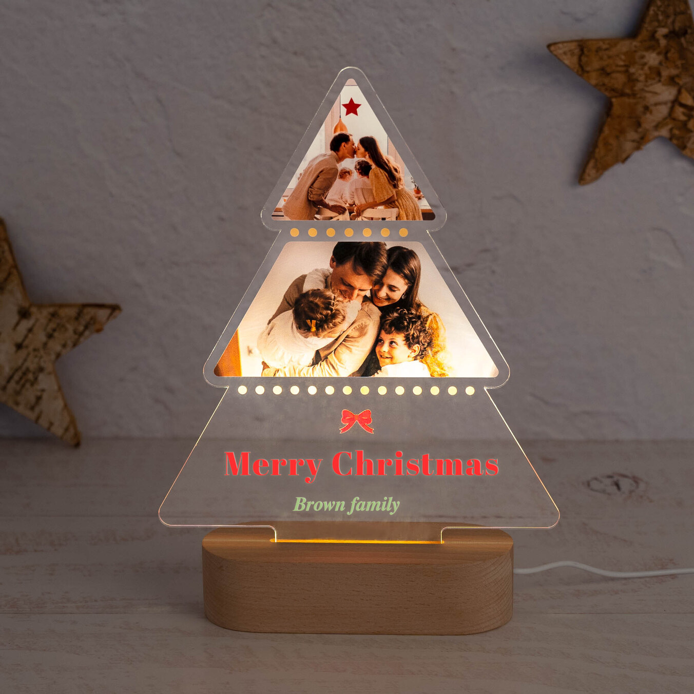 Gepersonaliseerde 3D lamp met houten voet in de vorm van een kerstboom