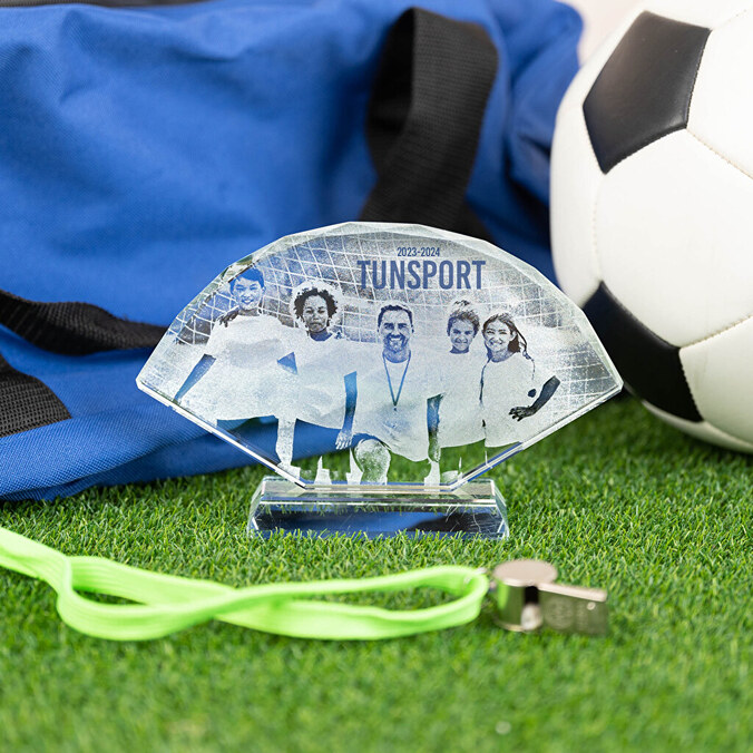 Gepersonaliseerde glazen trofee in waaiervorm