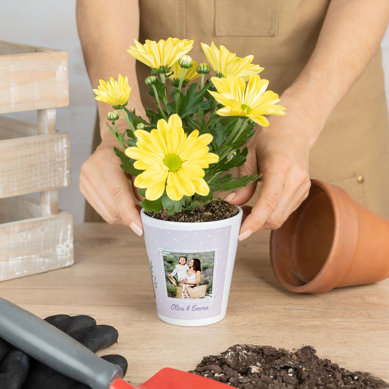 Personalised plant pots for flowers