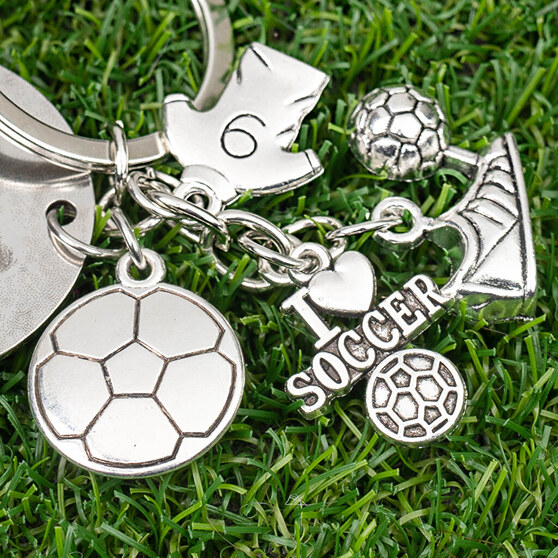 Sleutelhanger gegraveerd met voetbaldetails Sleutelhanger gegraveerd met voetbaldetails