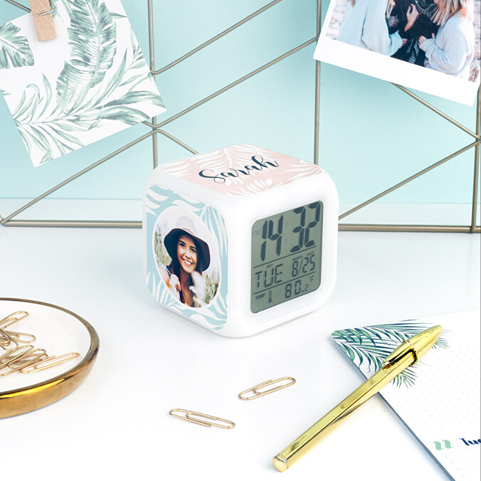 Reloj despertador digital cubo personalizado