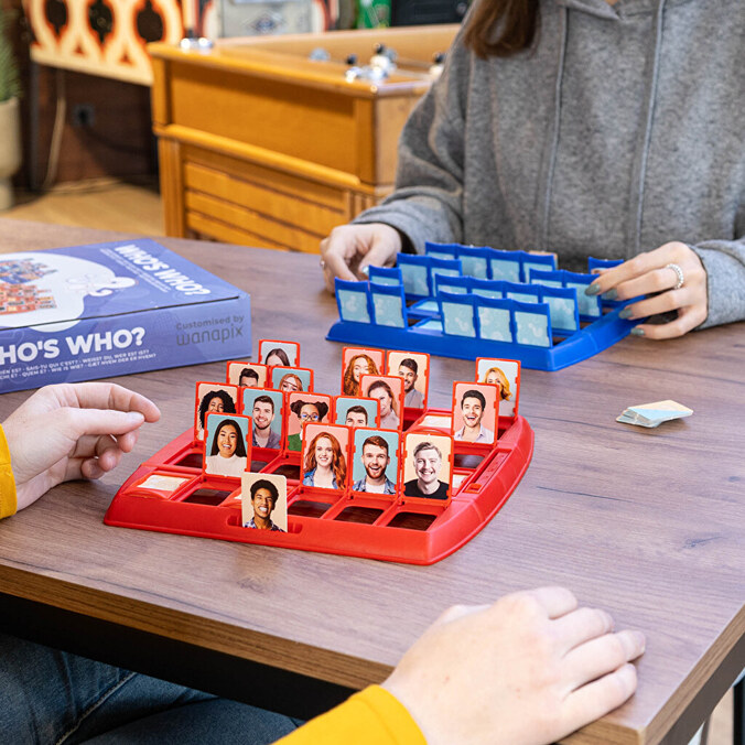 Spel "Vem där" med dina foton