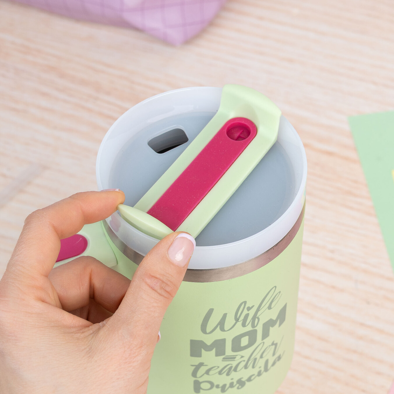 Personalizowany dwuwarstwowy kubek termiczny 1,2 l.