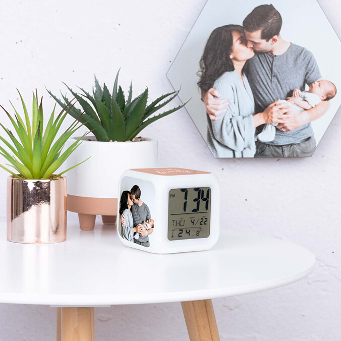Reloj despertador digital cubo personalizado