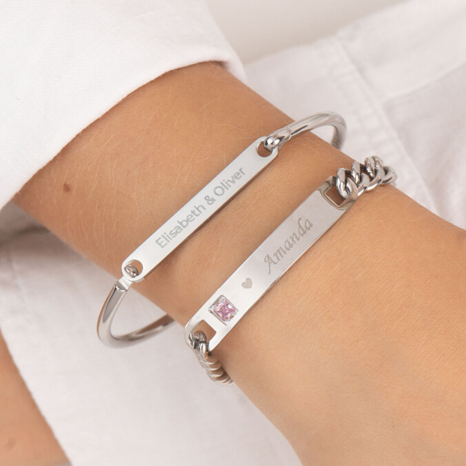 Graverat stelt armband