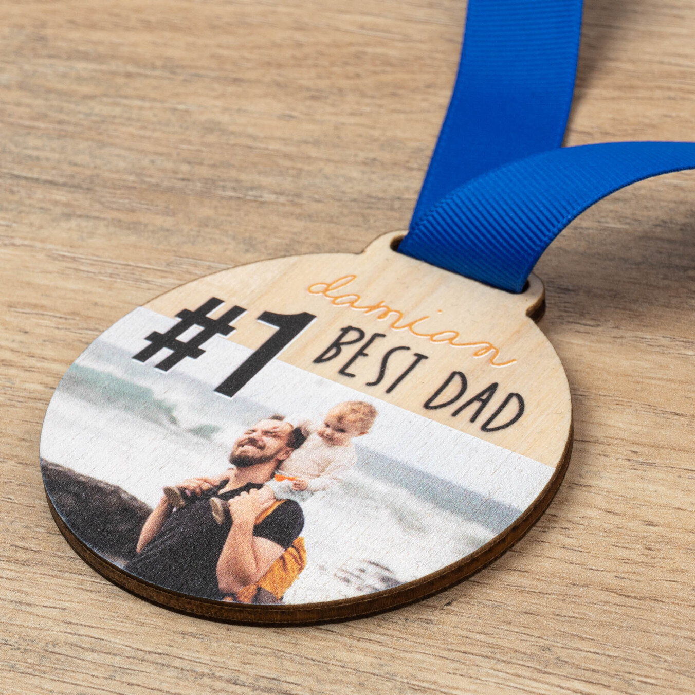 Medaille bedrucken aus Holz