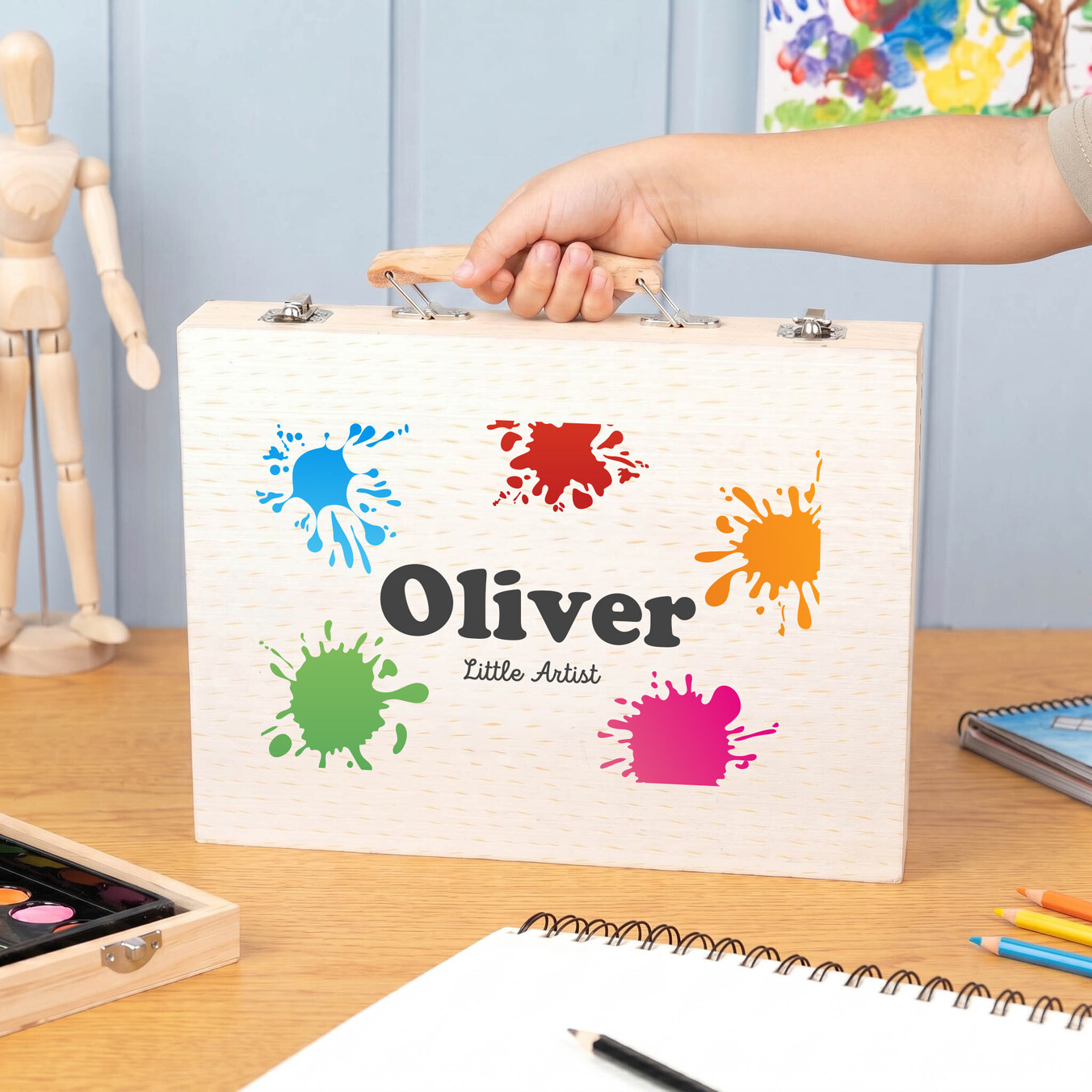 Maletín personalizado con pinturas de colorear